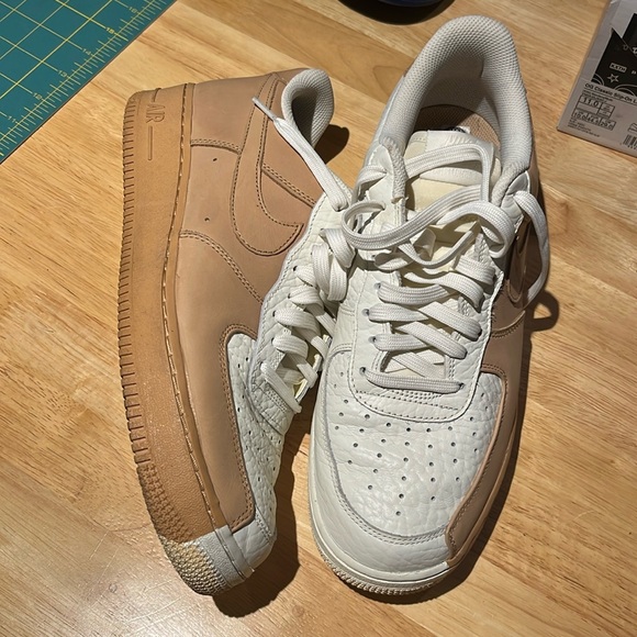 Nike sneaker - Picture 1 of 2